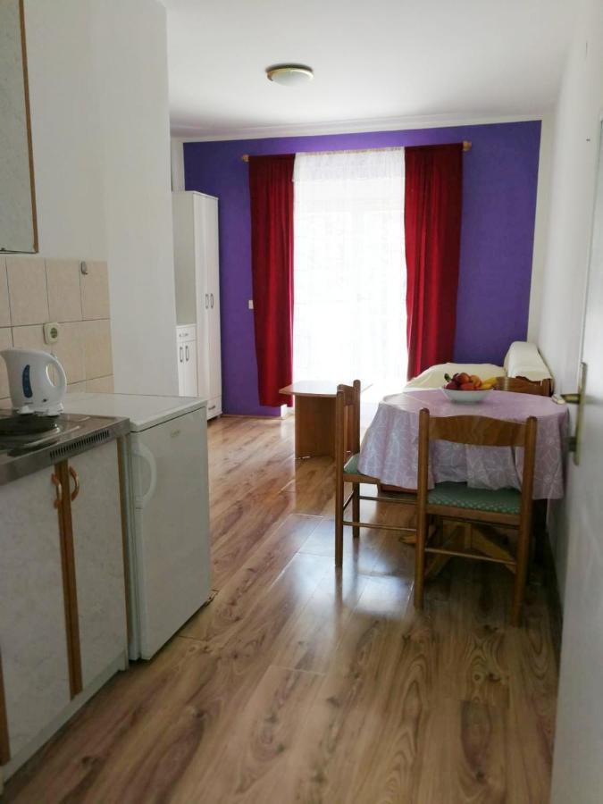 Apartmani Leon Biograd Na Moru Exterior foto