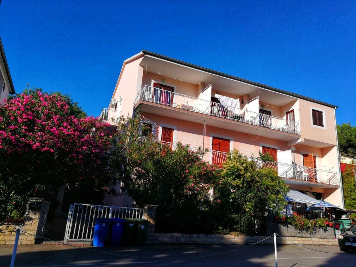 Apartmani Leon Biograd Na Moru Exterior foto