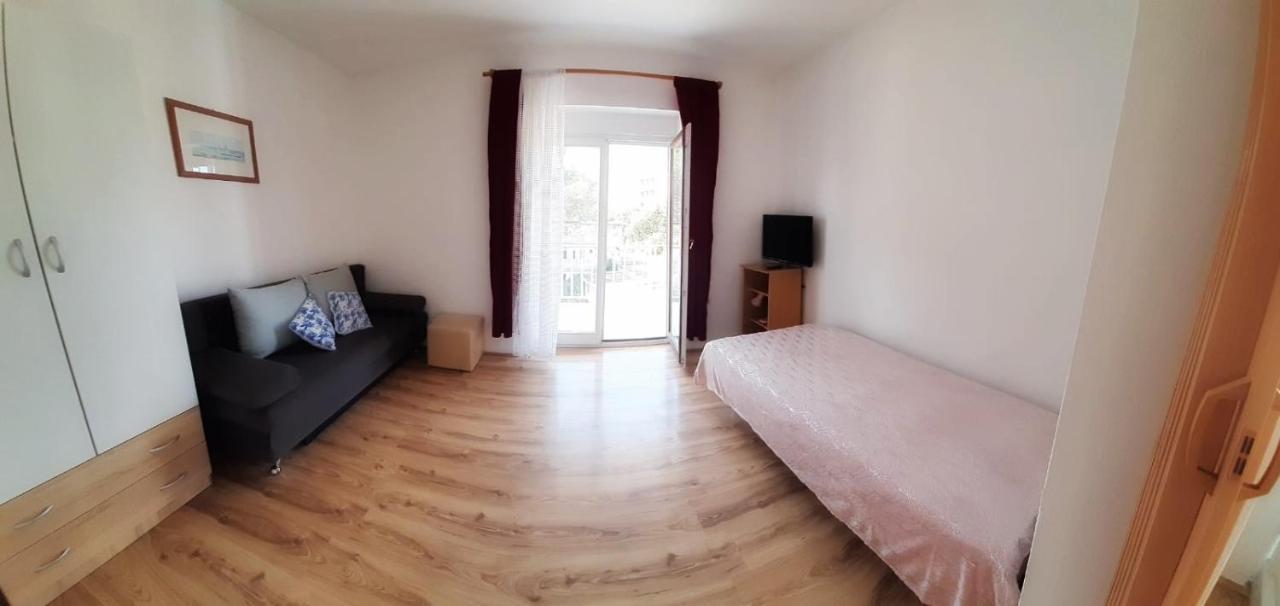 Apartmani Leon Biograd Na Moru Exterior foto