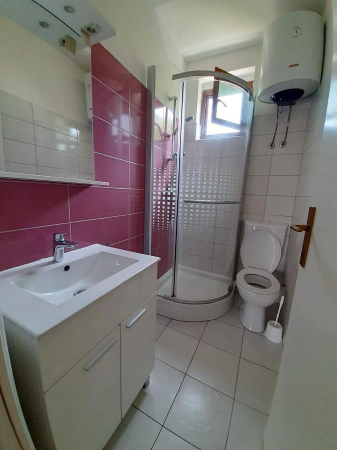 Apartmani Leon Biograd Na Moru Exterior foto