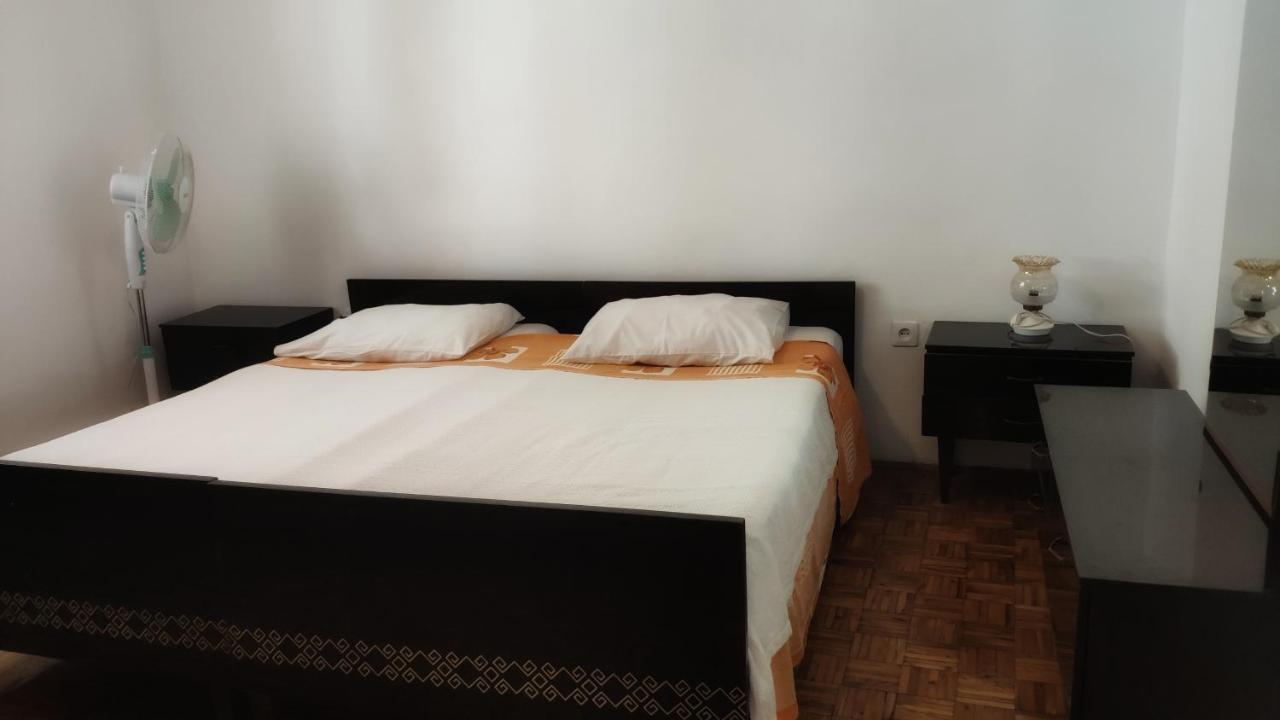Apartmani Leon Biograd Na Moru Exterior foto