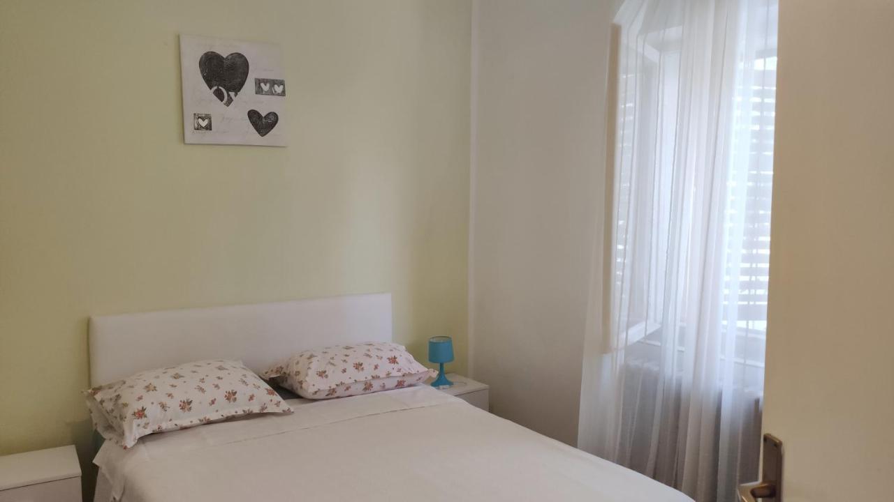 Apartmani Leon Biograd Na Moru Exterior foto