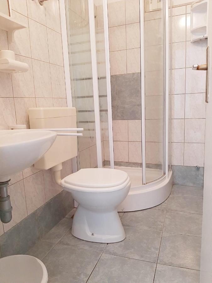Apartmani Leon Biograd Na Moru Exterior foto