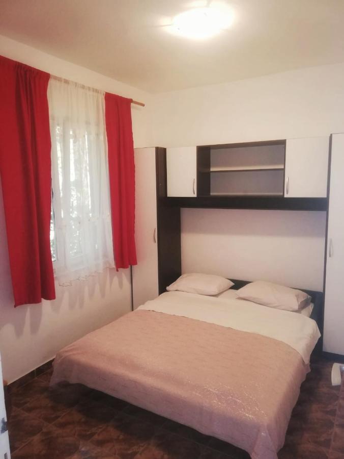 Apartmani Leon Biograd Na Moru Exterior foto