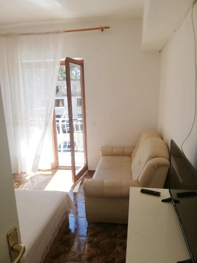 Apartmani Leon Biograd Na Moru Exterior foto